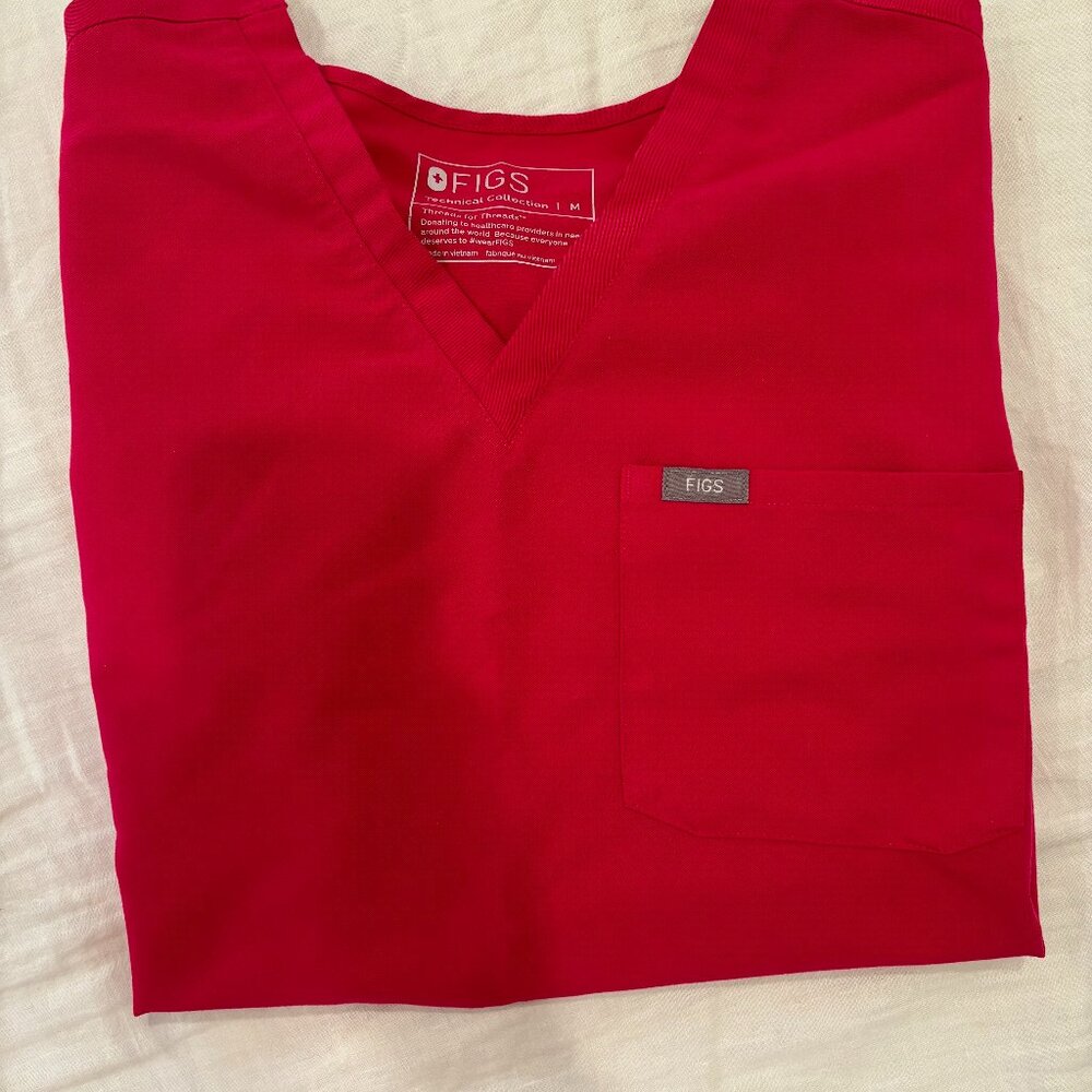 Figs scrub top